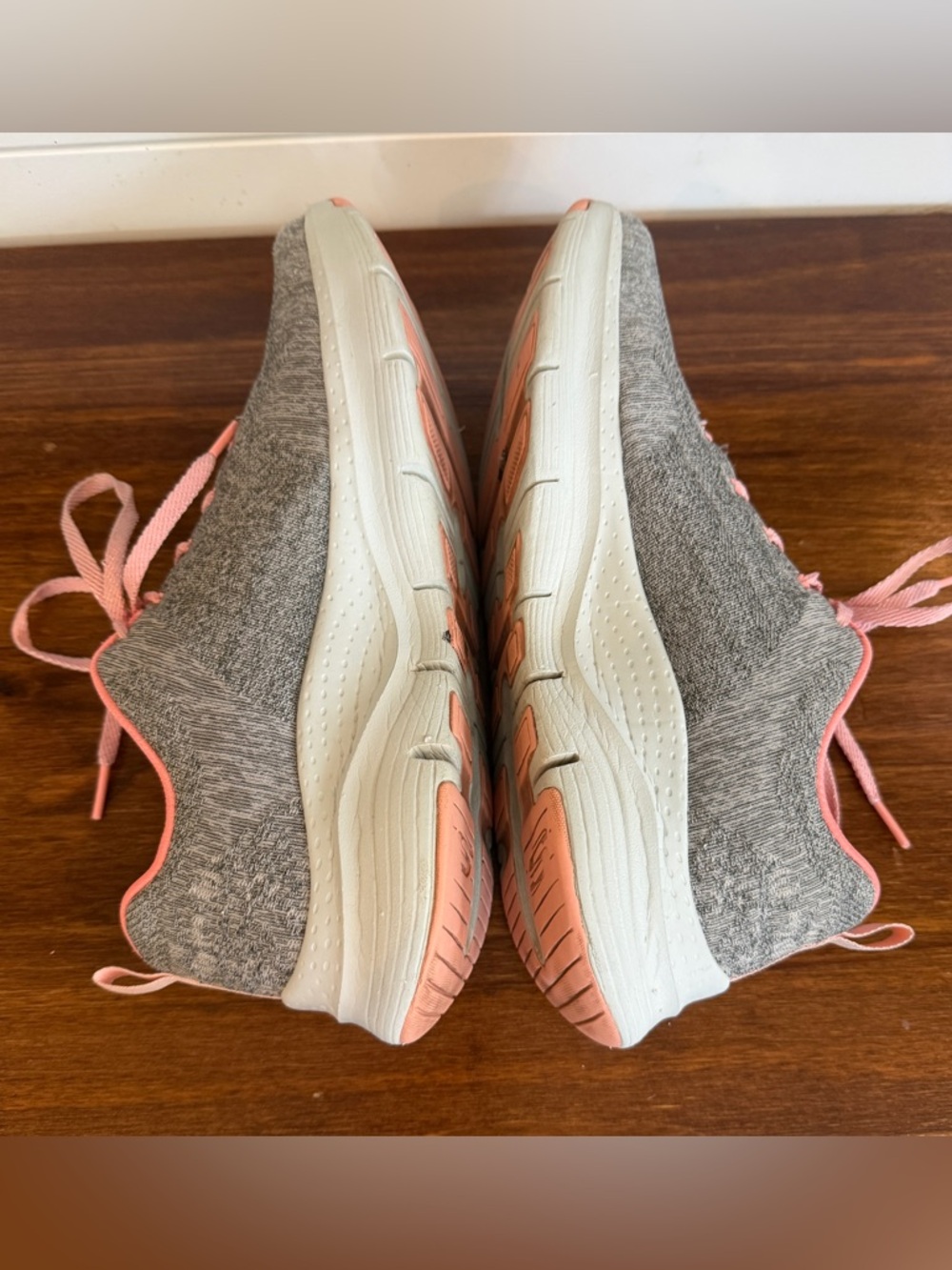 Skechers Arch Fit Sneakers Women’s Size 10 Gray Pink Comfort Walking - Picture 3 of 8